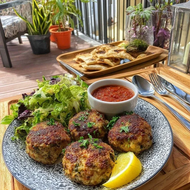 Mexikanische Hackbällchen in Chipotle-Sauce