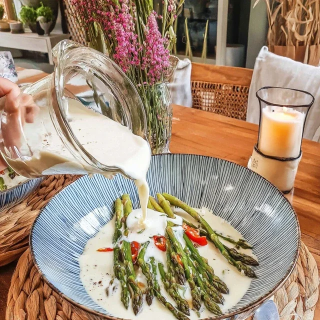 Grüner Spargelvelouté mit Kokosmilch
