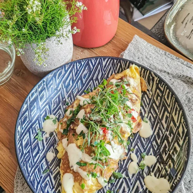 Kräuteromelette mit Ziegenkäse