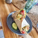 Thunfisch-Wrap mit Avocado und Gurke