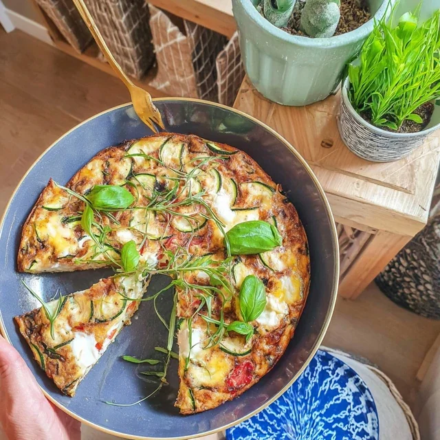Zucchini-Frittata mit frischen Kräutern